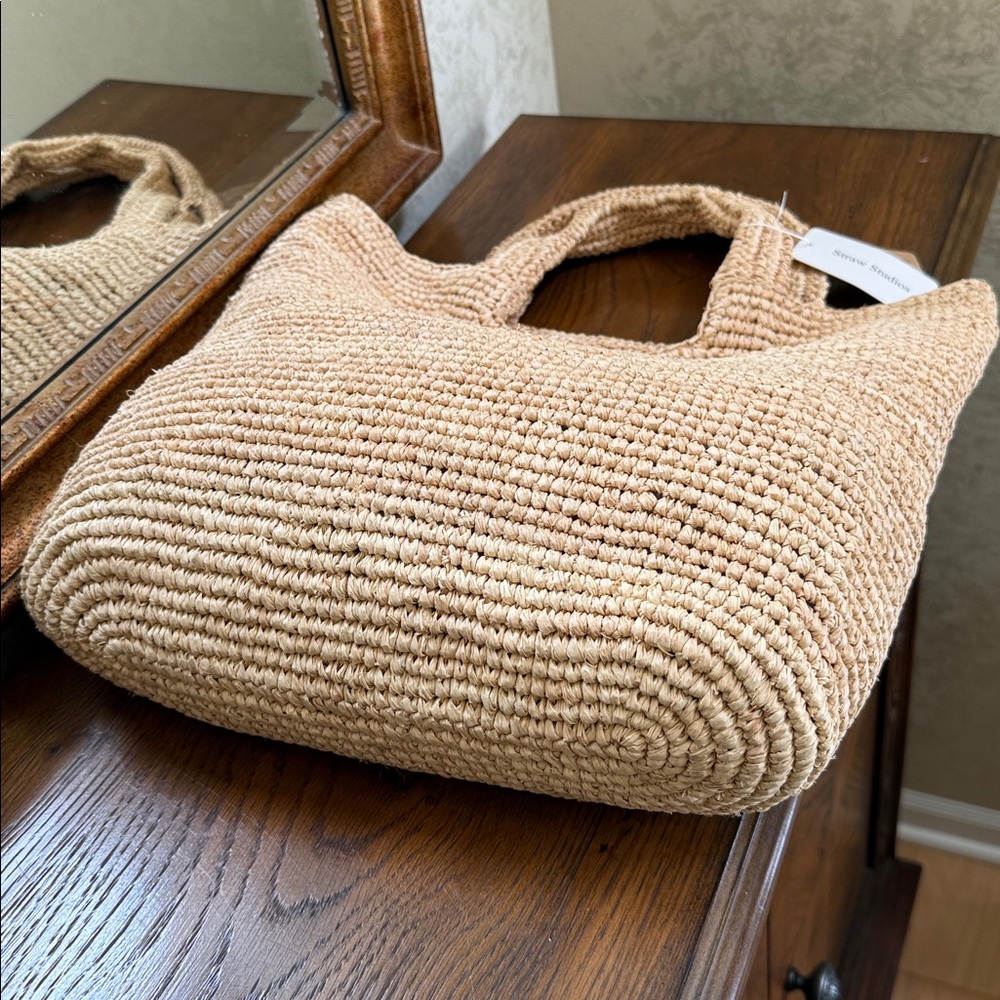 Straw Studios Woven Handcrafted Straw 100% Raffia Tote Bag. - Picture 3 of 8